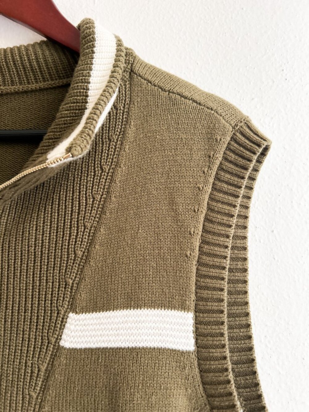 TALBOTS Woman's Half Zip Sweater Vest in Burnt Olive/Ivory SZ L - Picture 5 of 7